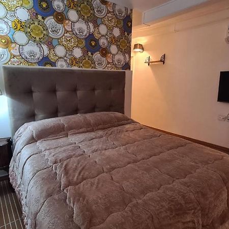 Hybris Campo De' Fiori Apartment โรม ภายนอก รูปภาพ