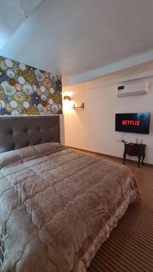 Hybris Campo De' Fiori Apartment โรม ภายนอก รูปภาพ