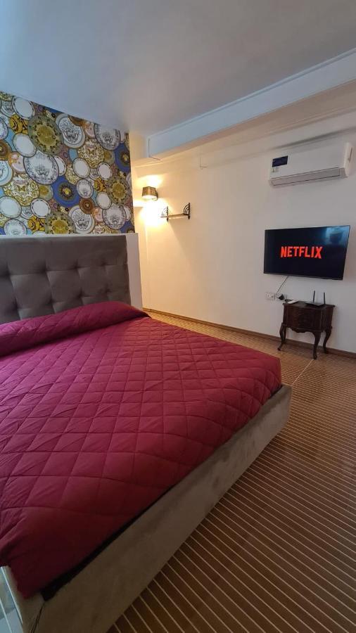 Hybris Campo De' Fiori Apartment โรม ภายนอก รูปภาพ