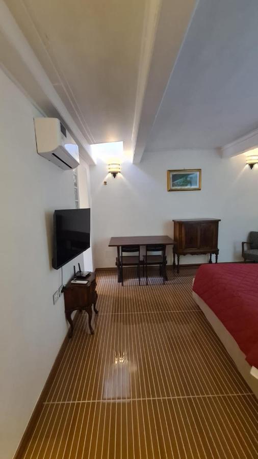 Hybris Campo De' Fiori Apartment โรม ภายนอก รูปภาพ